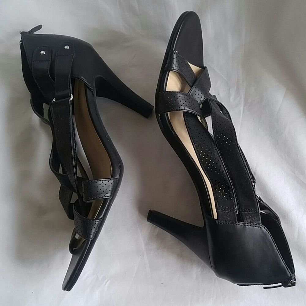 Shoes - Picture 8 of 8